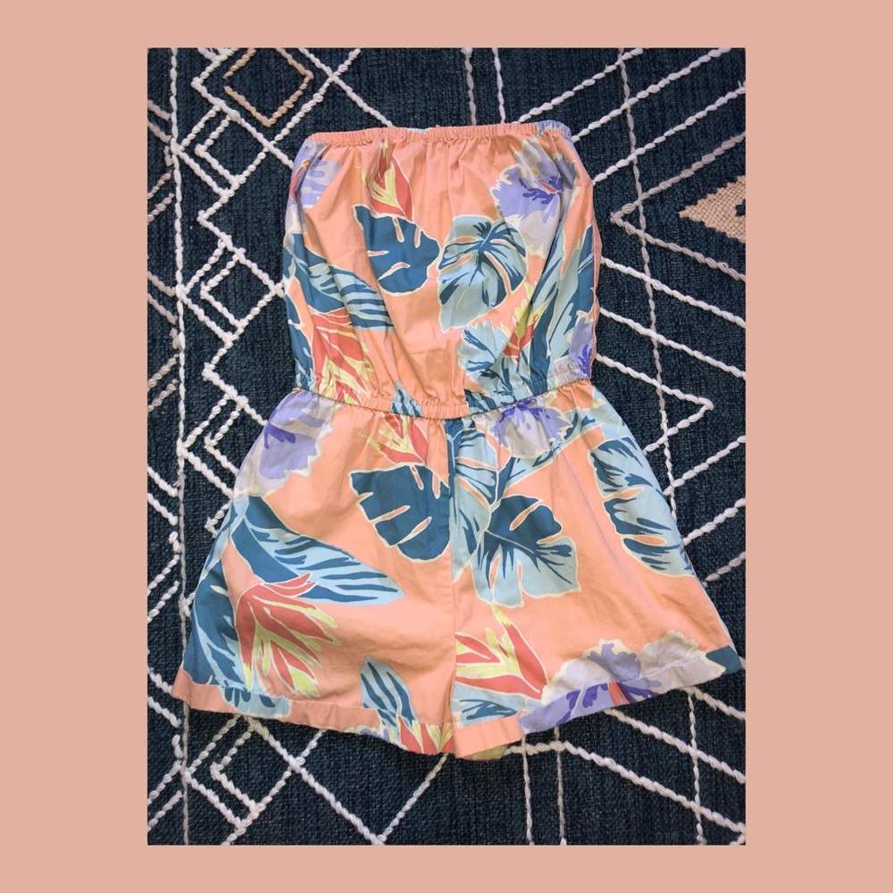 🌺UO Tropical Plant Floral Leaf Strapless Romper🌺